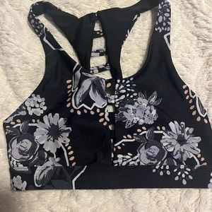 Cotton On Body sports bra size small. In new condition.